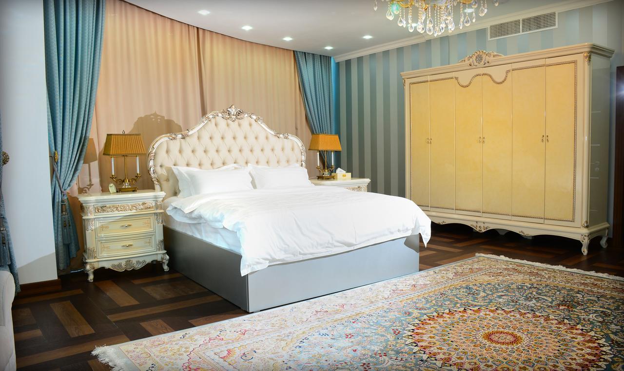 Hotel Arai Plaza Taraz Buitenkant foto